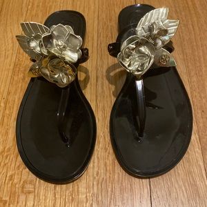 tory burch flip flop